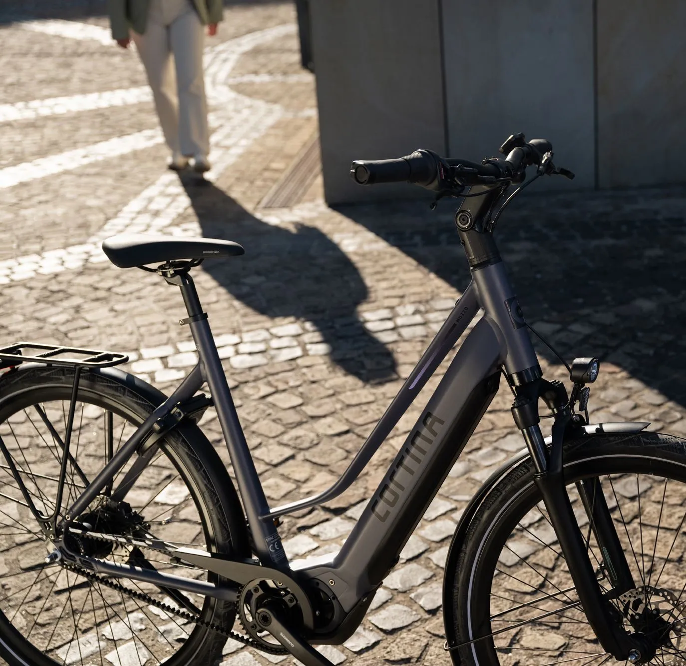 side view of cortina e-mozzo pro electric bike